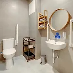 Creek Hotel