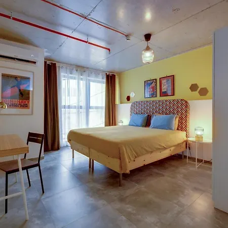 Creek Hotel